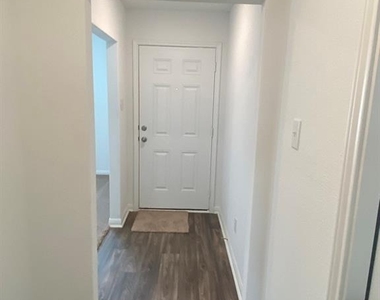 309 Riverdale Drive Dr - Photo Thumbnail 16