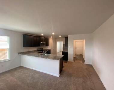 309 Riverdale Drive Dr - Photo Thumbnail 3