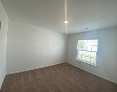 309 Riverdale Drive Dr - Photo Thumbnail 17
