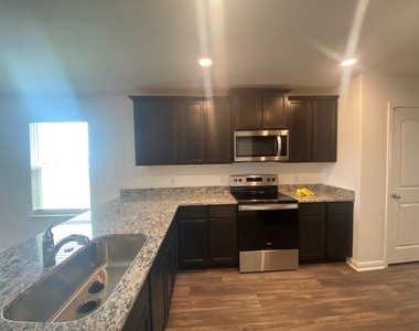 309 Riverdale Drive Dr - Photo Thumbnail 14