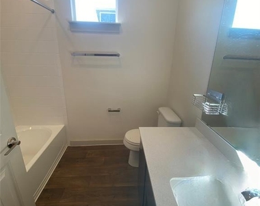 3117 Bragg Pl - Photo Thumbnail 12