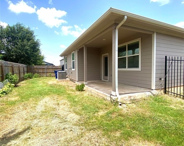 3117 Bragg Pl - Photo Thumbnail 13