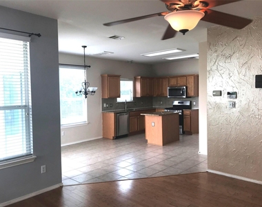 11321 Fletcher Hall Ln - Photo Thumbnail 5