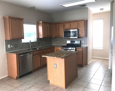 11321 Fletcher Hall Ln - Photo Thumbnail 6