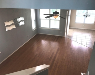 11321 Fletcher Hall Ln - Photo Thumbnail 3