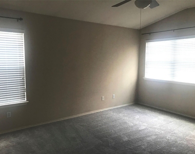 11321 Fletcher Hall Ln - Photo Thumbnail 12
