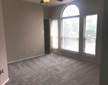 11321 Fletcher Hall Ln - Photo Thumbnail 11
