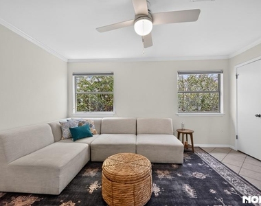 2104 Cullen Ave - Photo Thumbnail 8