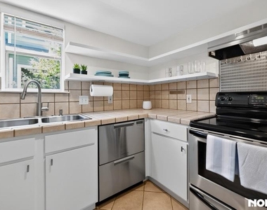 2104 Cullen Ave - Photo Thumbnail 1