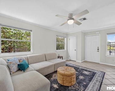 2104 Cullen Ave - Photo Thumbnail 5