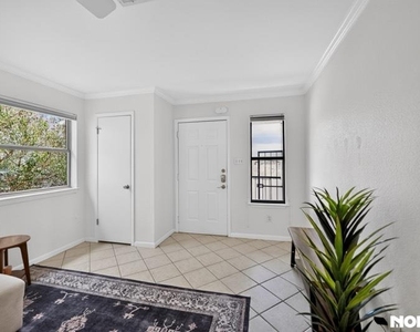 2104 Cullen Ave - Photo Thumbnail 9