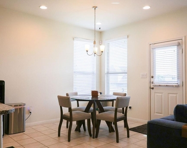 13413 Larrys Ln - Photo Thumbnail 10