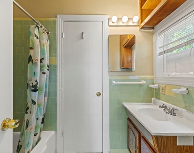 108 W Austin St - Photo Thumbnail 3