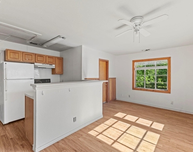 108 W Austin St - Photo Thumbnail 4
