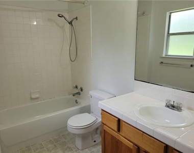 1501 Prather St - Photo Thumbnail 6