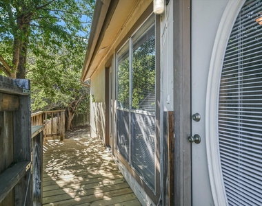 511 Cutty Trl - Photo Thumbnail 2