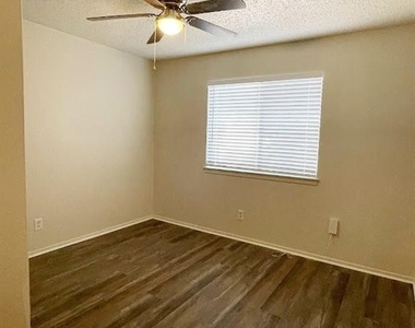 1808 Prairie Knoll Ct - Photo Thumbnail 16