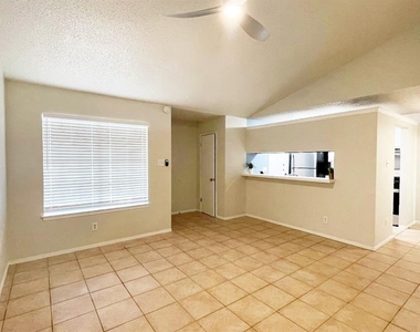 1808 Prairie Knoll Ct - Photo Thumbnail 8