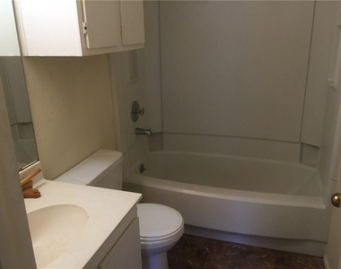 16124 Fitchburg Cir - Photo Thumbnail 10