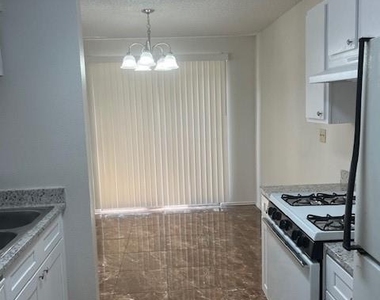 16124 Fitchburg Cir - Photo Thumbnail 7