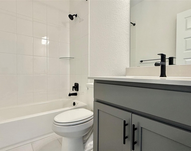 1016 Brickell Loop - Photo Thumbnail 19