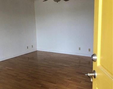 112 W 38th St - Photo Thumbnail 9