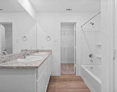 120 Morrison Dr - Photo Thumbnail 4
