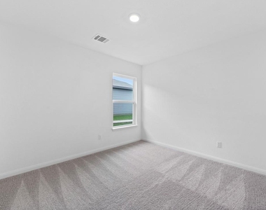 120 Morrison Dr - Photo Thumbnail 5