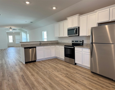 120 Morrison Dr - Photo Thumbnail 2