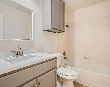 5937 Nw Kevin Kelly Pl - Photo Thumbnail 9