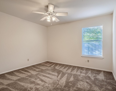 5937 Nw Kevin Kelly Pl - Photo Thumbnail 8