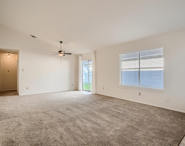 5937 Nw Kevin Kelly Pl - Photo Thumbnail 1