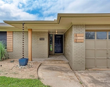 402 Greenwood Dr - Photo Thumbnail 3