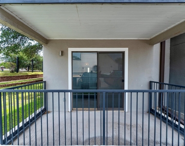 935 La Posada Dr - Photo Thumbnail 21