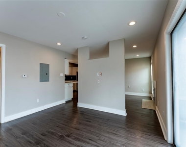 935 La Posada Dr - Photo Thumbnail 14