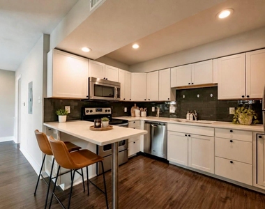 935 La Posada Dr - Photo Thumbnail 6