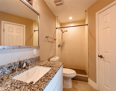 935 La Posada Dr - Photo Thumbnail 18