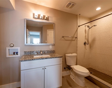 935 La Posada Dr - Photo Thumbnail 17