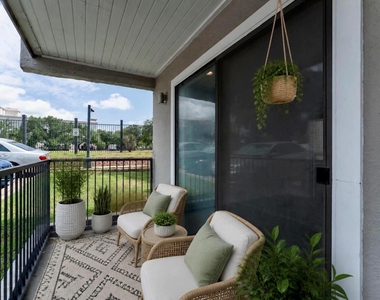 935 La Posada Dr - Photo Thumbnail 19