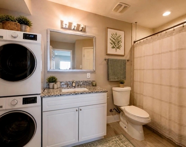 935 La Posada Dr - Photo Thumbnail 16