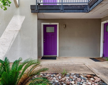935 La Posada Dr - Photo Thumbnail 1