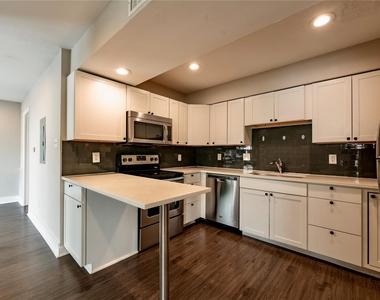 935 La Posada Dr - Photo Thumbnail 7