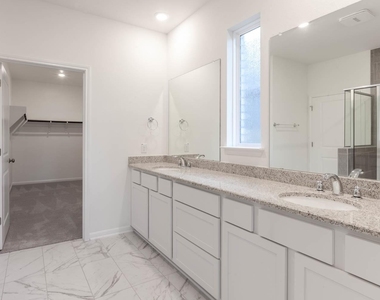 309 Barton Oak Trl - Photo Thumbnail 11