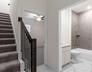 309 Barton Oak Trl - Photo Thumbnail 14