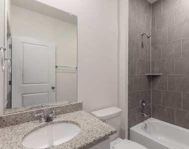 309 Barton Oak Trl - Photo Thumbnail 16