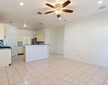 13216 Bennington Ln - Photo Thumbnail 11