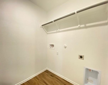 426 Bluejack Way - Photo Thumbnail 5