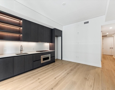 610 Davis St - Photo Thumbnail 9