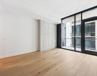 610 Davis St - Photo Thumbnail 7