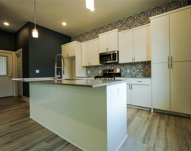 6714 Canal St - Photo Thumbnail 4